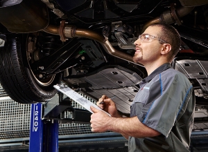 Ngã ngửa với tiếng kêu ken két ở ô tô- Luckyauto.vn