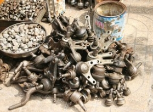 Khó khăn trong việc tìm kiếm phụ tùng tay thế cho ô tô